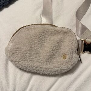 Lululemon Sherpa Belt Bag